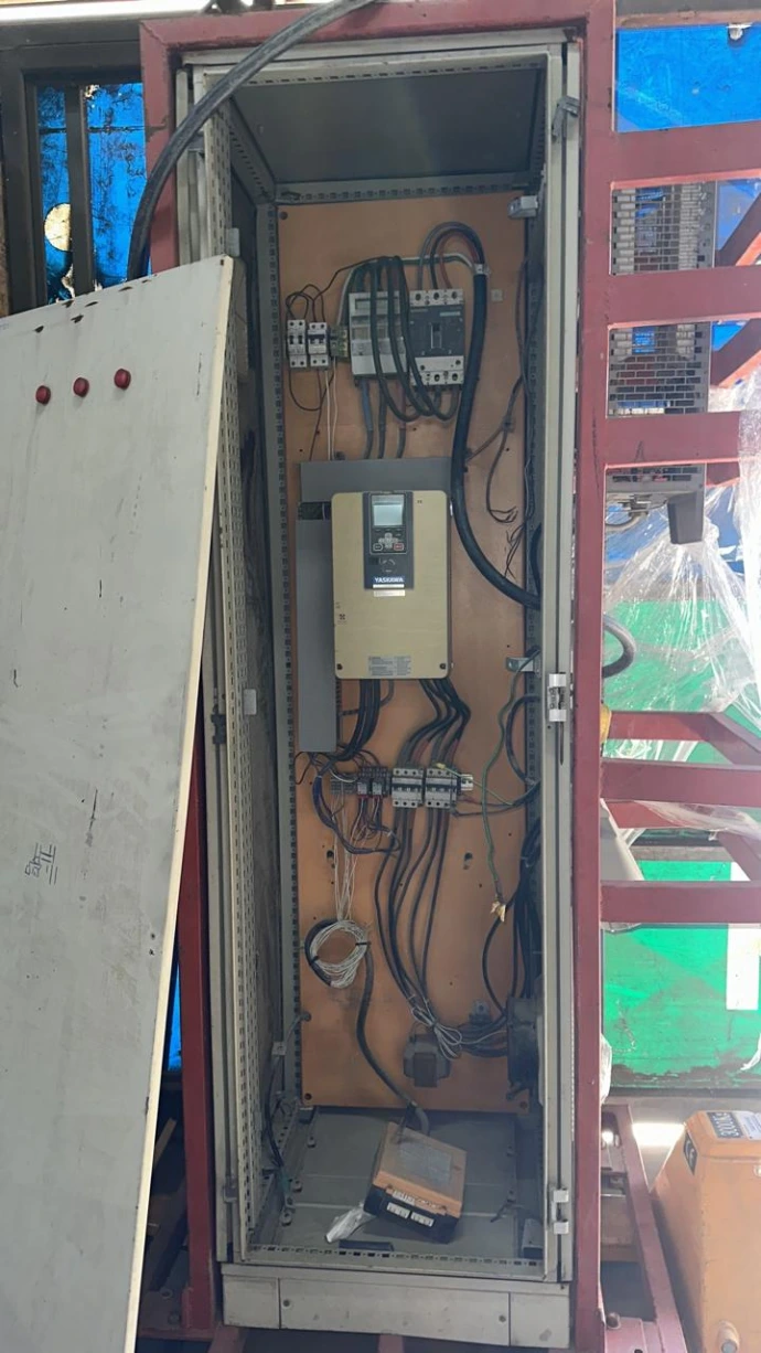 Tablero electrico viejo